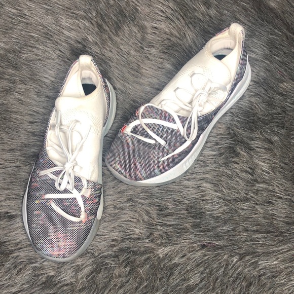 Curry 5s youth size 7 - Picture 1 of 5